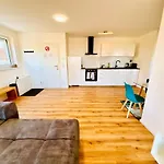 Modernes Wohlfuehl Stadtnah In Laendlicher Gegend